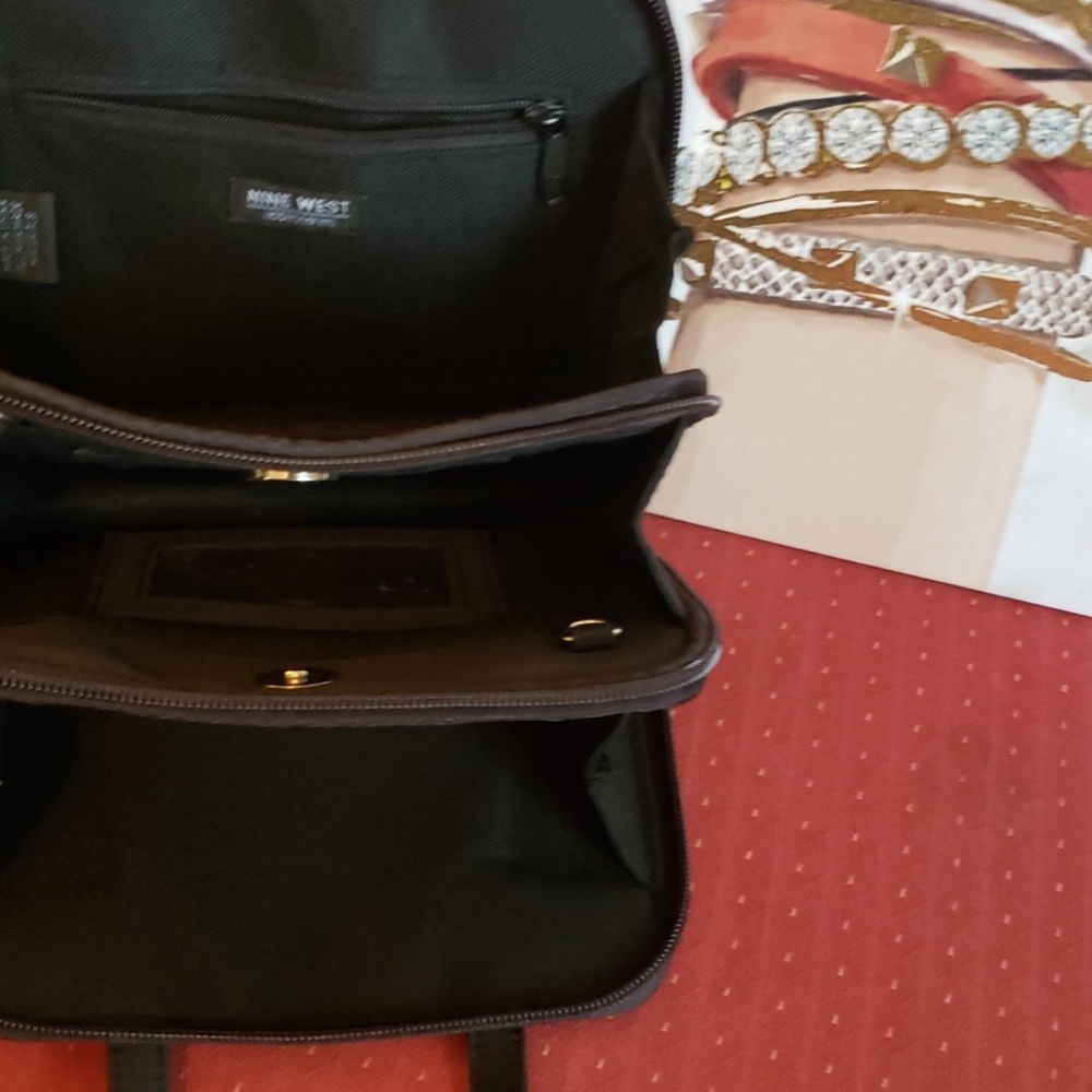 Purse - Picture 5 of 7